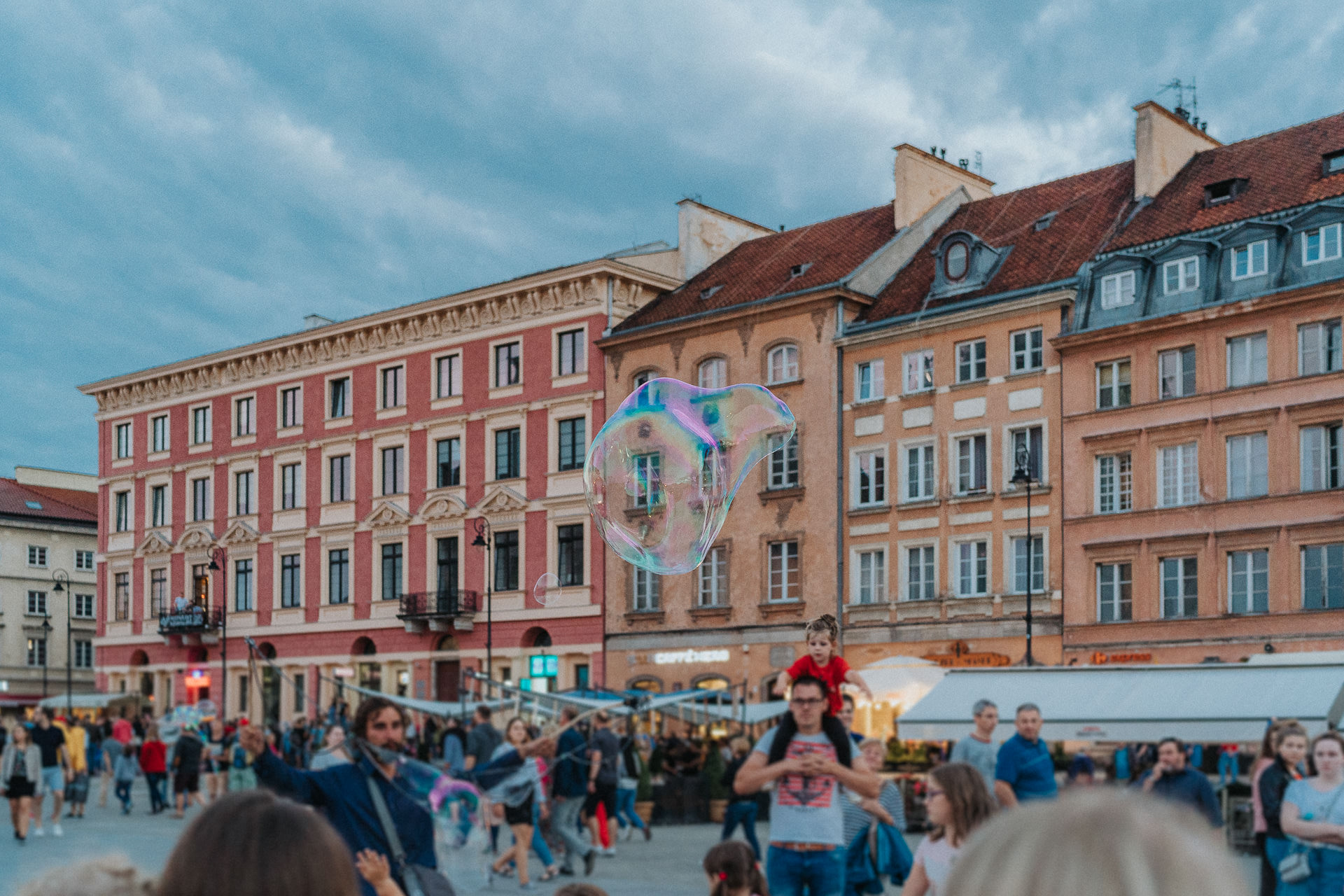 Sony 35mm (1/250s; f/2.8; ISO3200)